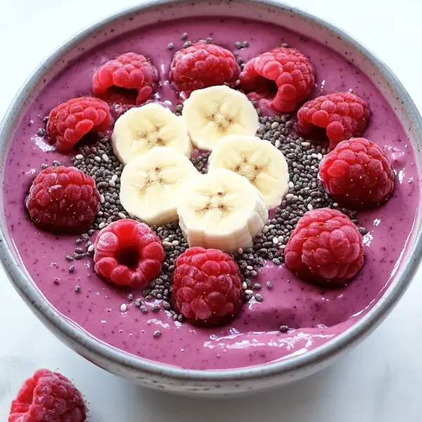 Smoothie Bowl mit Beeren (kalorienarm)